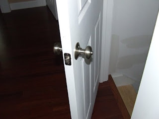 picture of door lock set