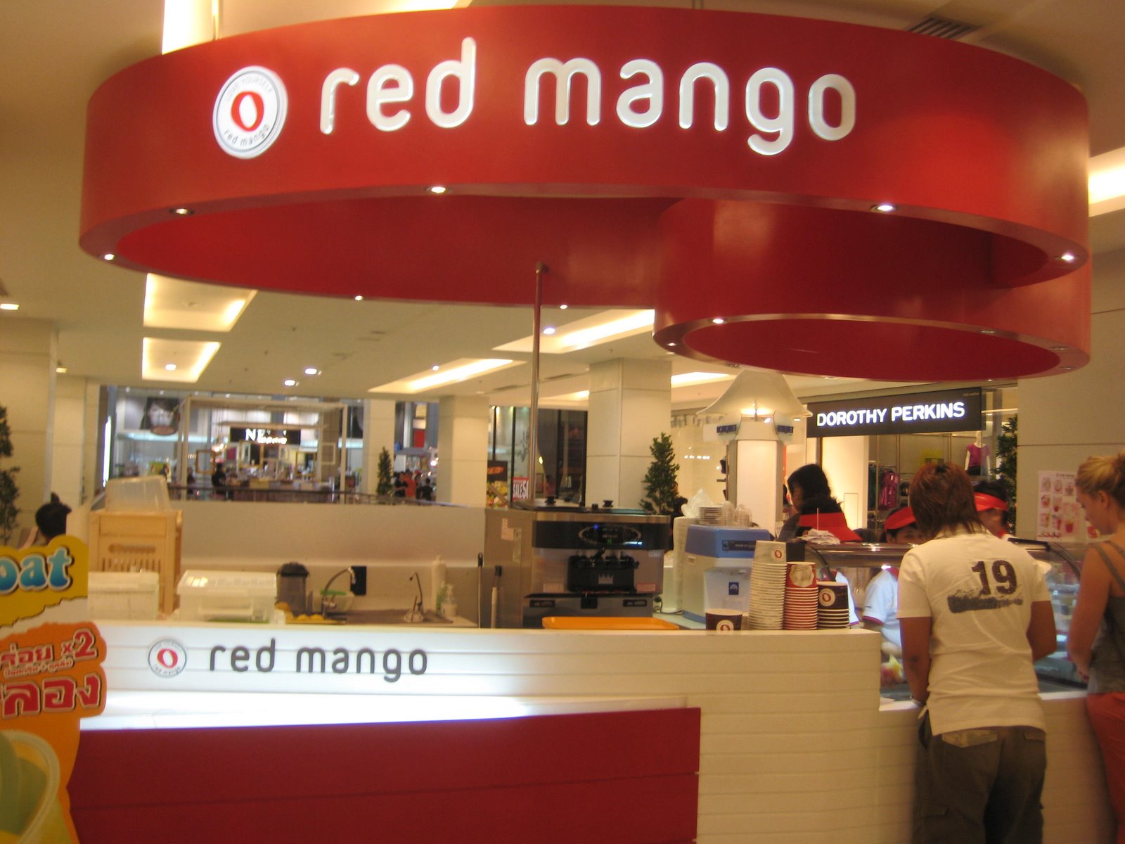 [6.+red+mango+stall.jpg]