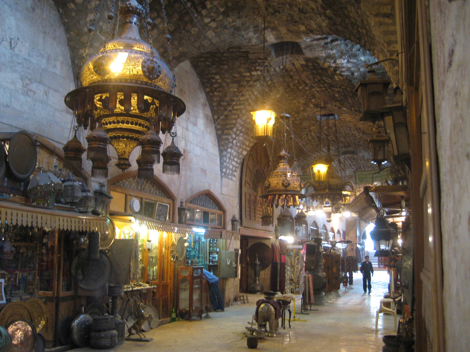 [aleppo+souk.JPG]