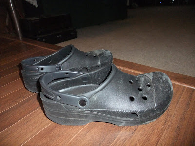 black crocs, crocks com, sale, deal, free shipping, pair