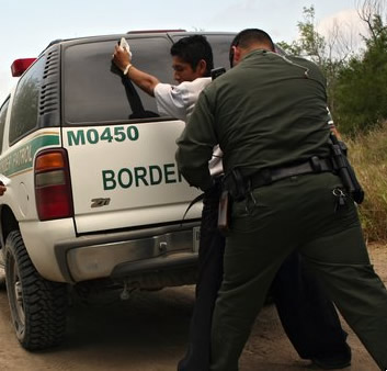 [immigOfficers4.jpg]