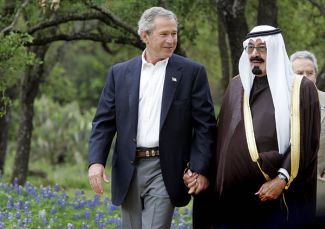 [bush_abdullah_holding_hands.jpg]