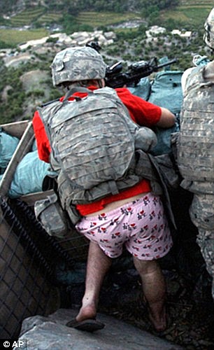 [soldier+pink+draws.jpg]