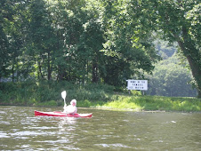 Kayak in Kent, Paddling in good humor & hot sun