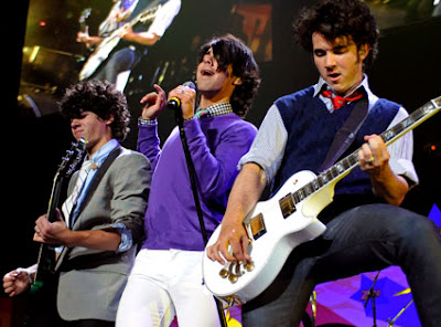 Jonas Brothers: Top 10 Momentos del 2008!! 3+burninguptour+blogdelatele_blogspot_com