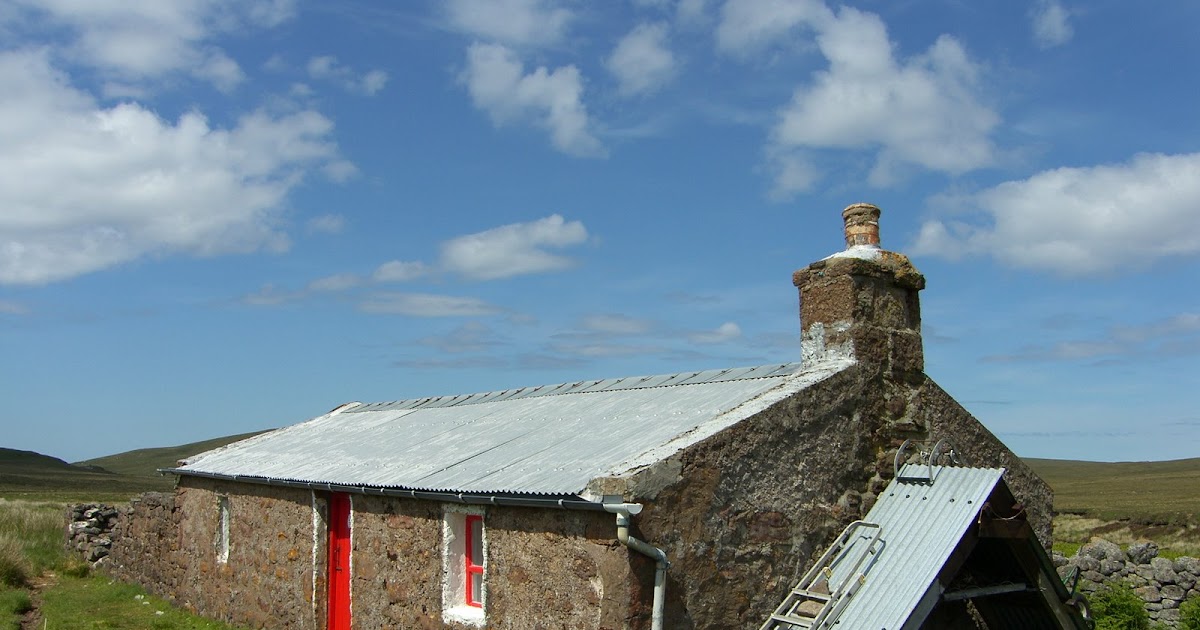Cottages Scotland Strathcailleach bothy Sutherland near Sandwood Bay