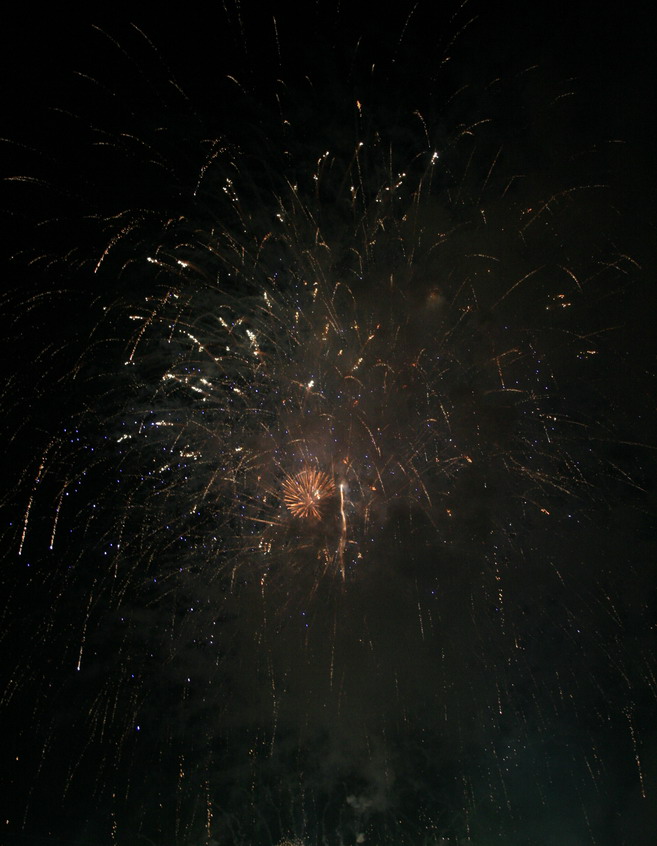 [Fireworks12.jpg]