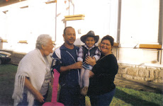 "TIA FLORA & FAMILIA"