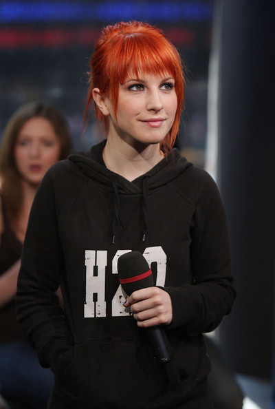 hayley williams hair 2010. My hair might get bend by my
