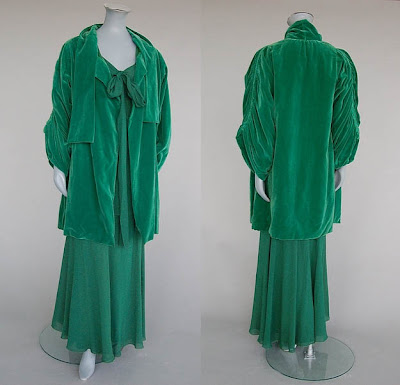 Jeanne Lanvin 1930 velvet dress@marielscastle.blogspot.com