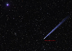 El destello de un espejo viajó tan lejos que su alma se difuminó entre las estrellas...