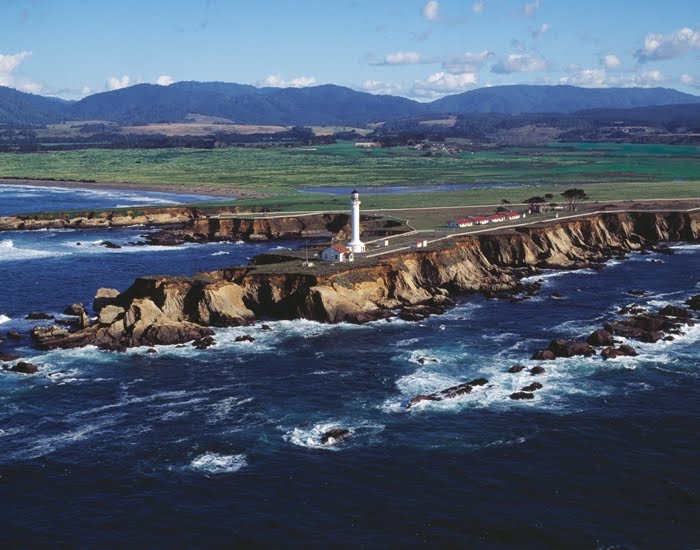 Point Arena lighthouse [1908 Point Arena, California, USA] Sonoma coast, Trip, Day trips