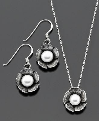 Cultured Freshwater Pearl Flower Cultured Freshwater Pearl Flower