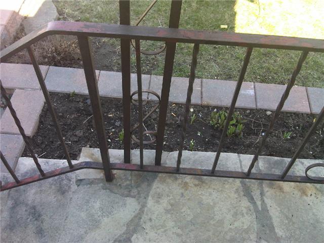 Live, Love, Laugh and RENOVATE! How to Paint an Old Metal