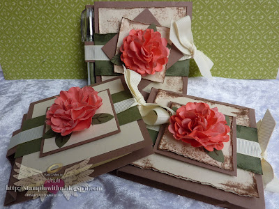 Sticky note holders Sticky note holders with Scallop Circle Punch flower