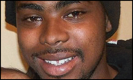 oscar grant As you can see by the footage oscar grant was face down in hand cuffed, when the police officer shot him dead the da said the cop was trying to get his tazer out. oscar grant As you can see by the footage oscar grant was face down in hand cuffed, when the police officer shot him dead the da said the cop was trying to get his tazer out.