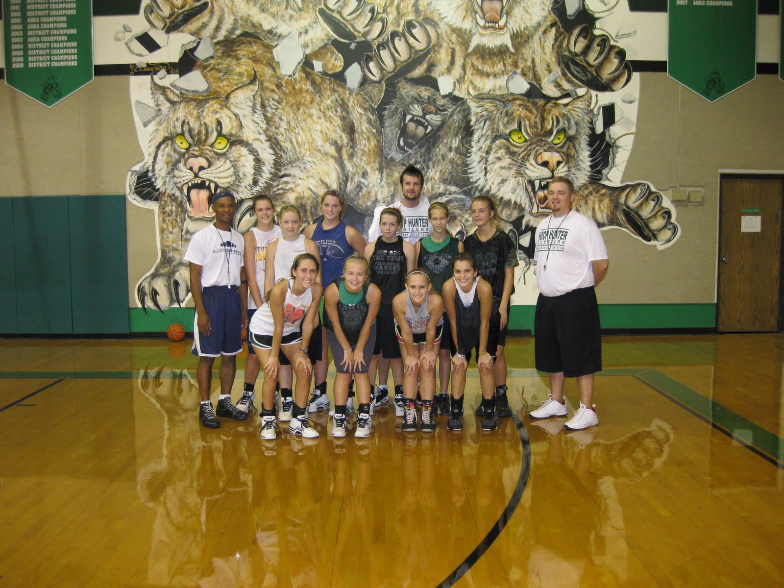 Deon HunterServant Leader Hoop Hunter Travels to Santo, Texas