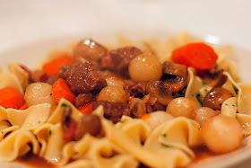 The Lazy Housewife Cooks Beef Bourguignon