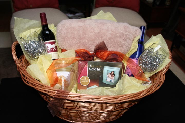 Sohl Design: How to Assemble a House Warming/Wedding Gift Basket