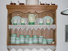 I love cream & green...