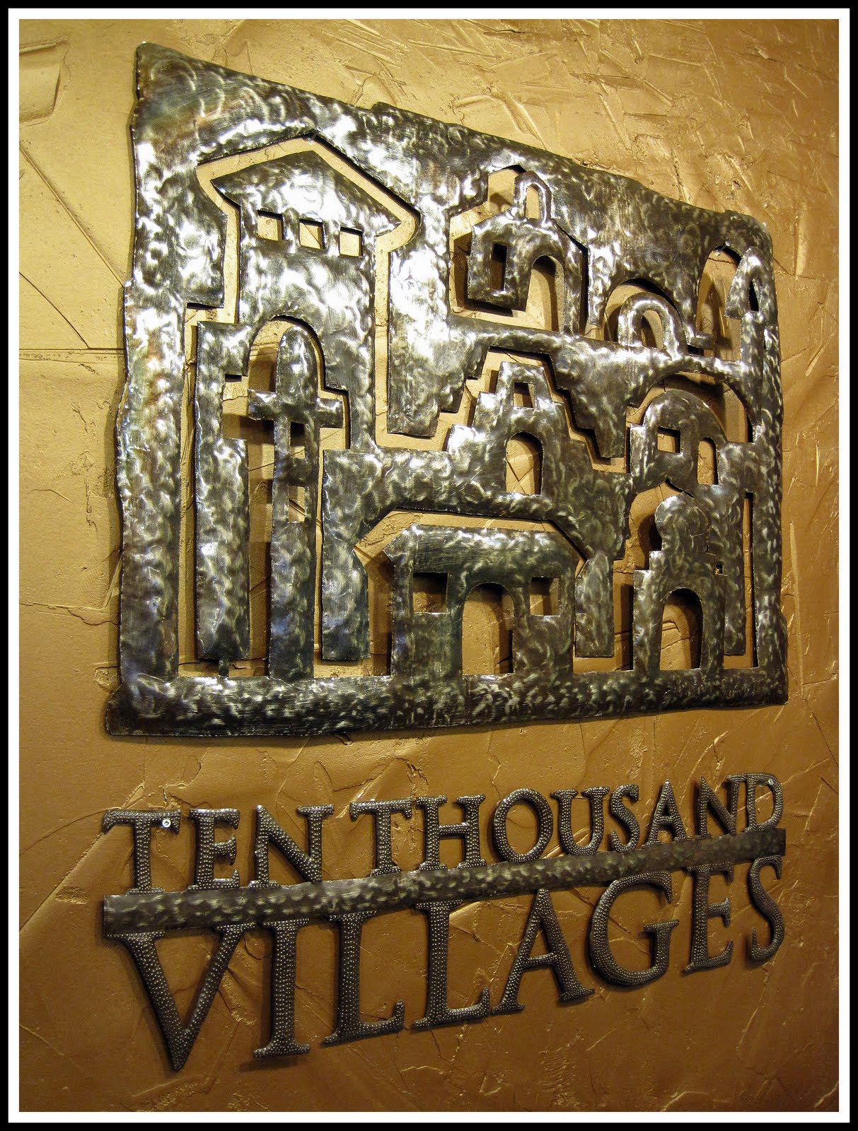 [Ten+Thousand+Villages+045+a.jpg]