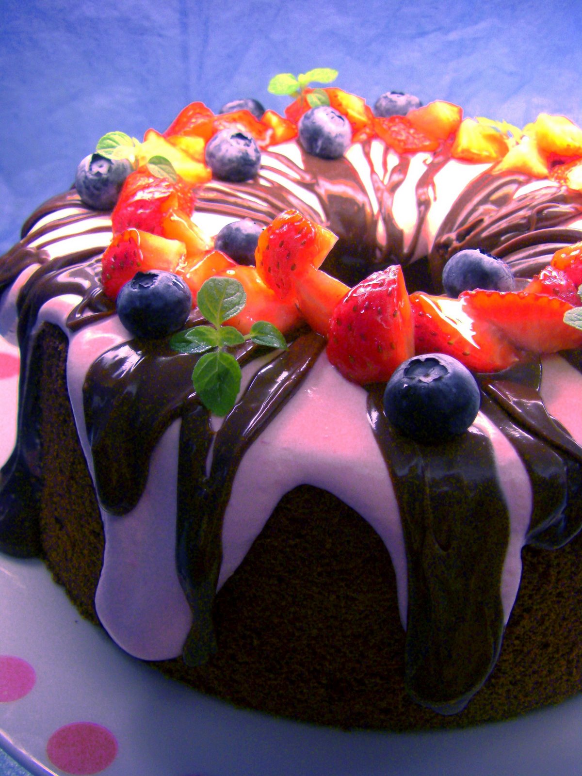 [Pink+Berry+Chocolate+Cake+(4).jpg]