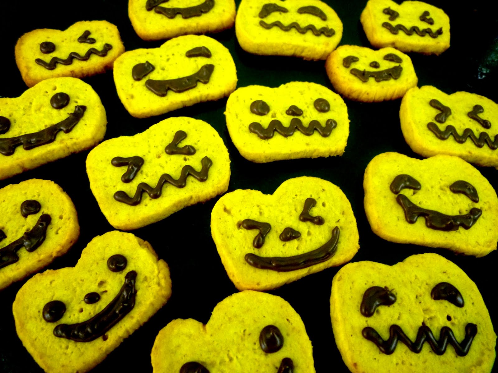 [Pumpkin+cookies+sep09+(1).jpg]
