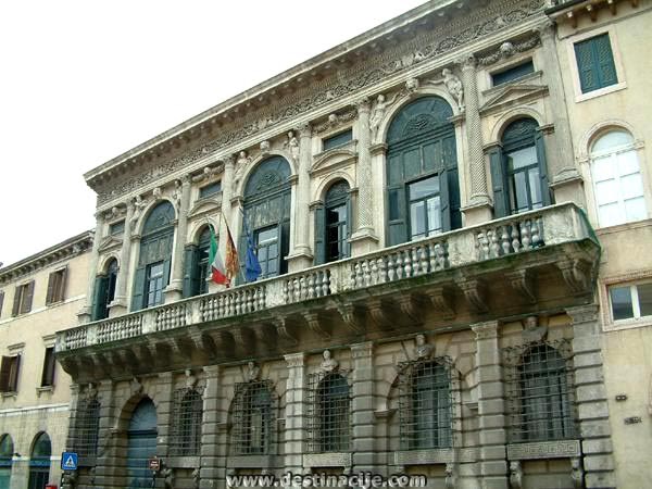 Travel Journal Palazzo Bevilacqua, Verona