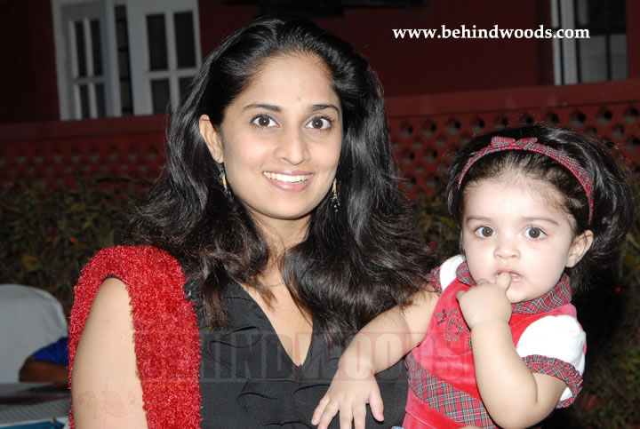 Ajith+shalini+daughter+recent+photos