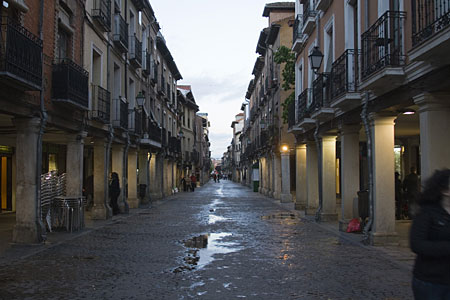 Calle mayor de Alcalá de Henares. Antigua calle del comercio.