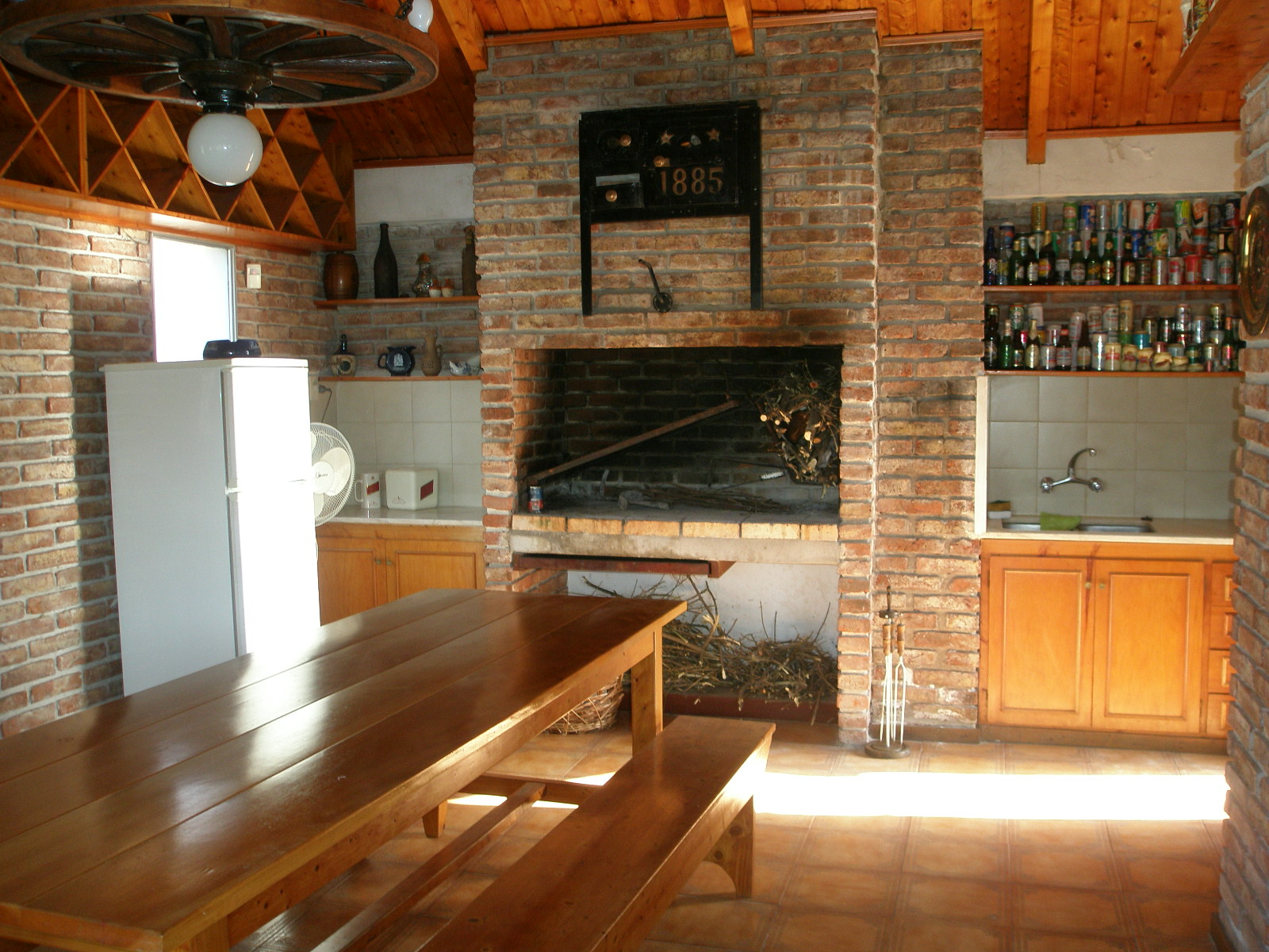 Sala De Estar Con Quincho ~ Barbacoa con sala de estar y baño impecable Sala De Estar Con Quincho ~ Barbacoa con sala de estar y baño impecable