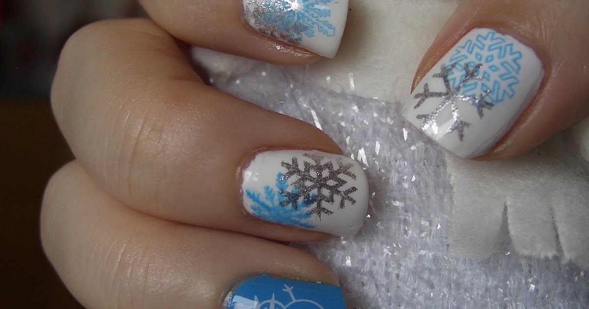 Fancy Schmancy Nails: Day 5 - 12 Days of Christmas: Holly 