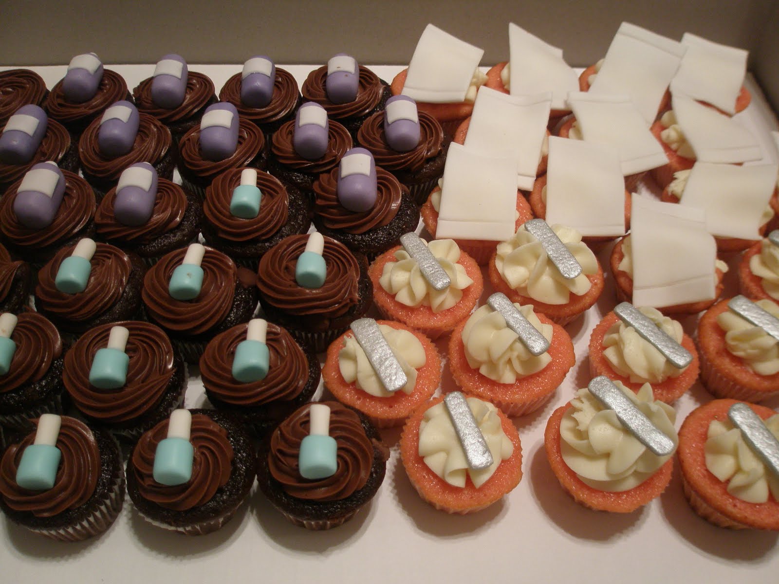 [Pamper+Me+Pretty+Cupcakes.jpg]