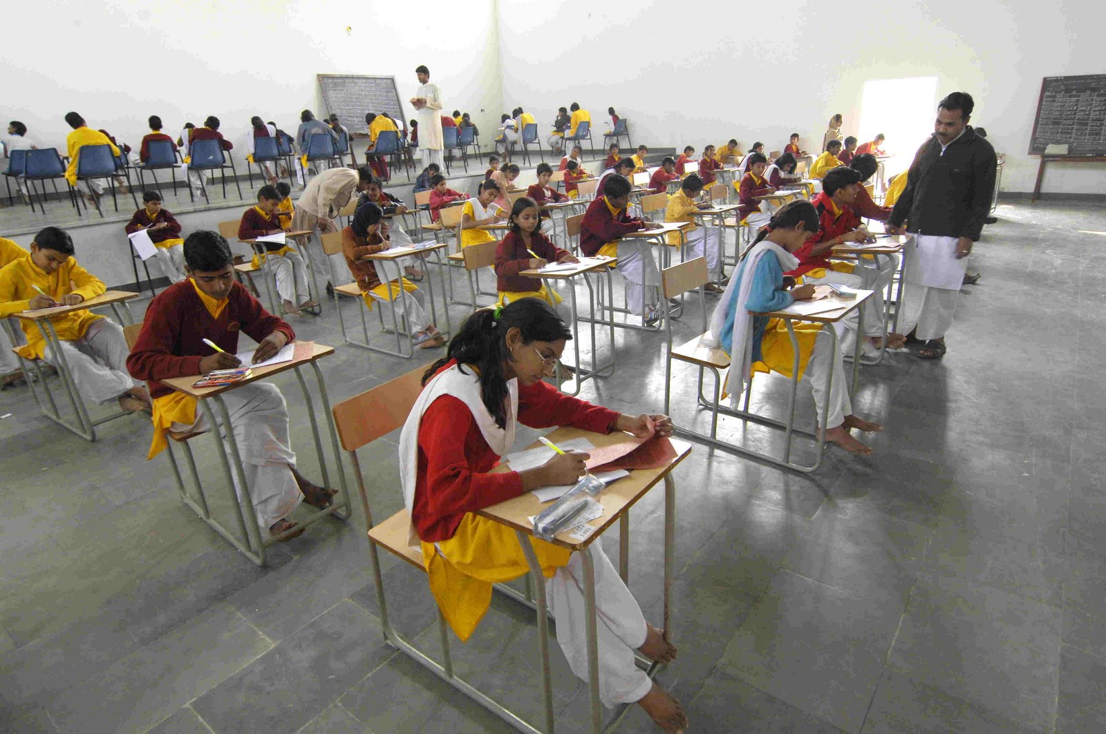 [exam+in+hall+1.JPG]