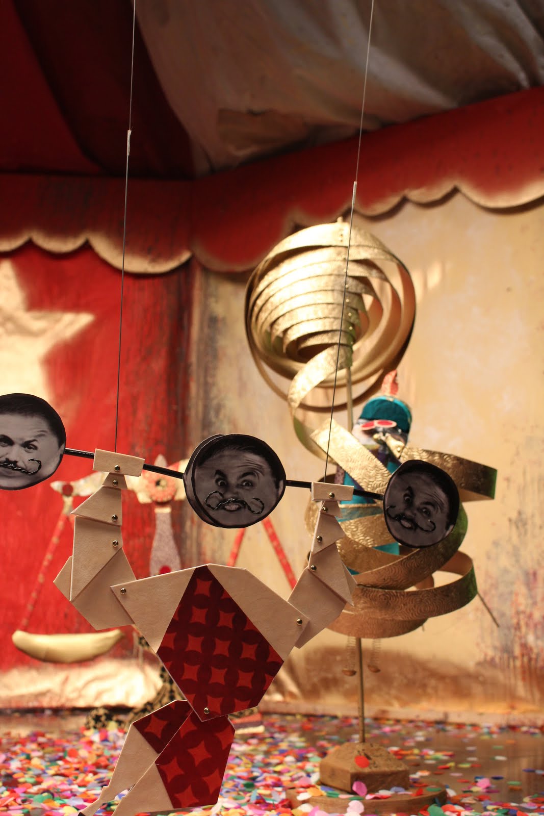 inbetween blue and green Puppet Circus