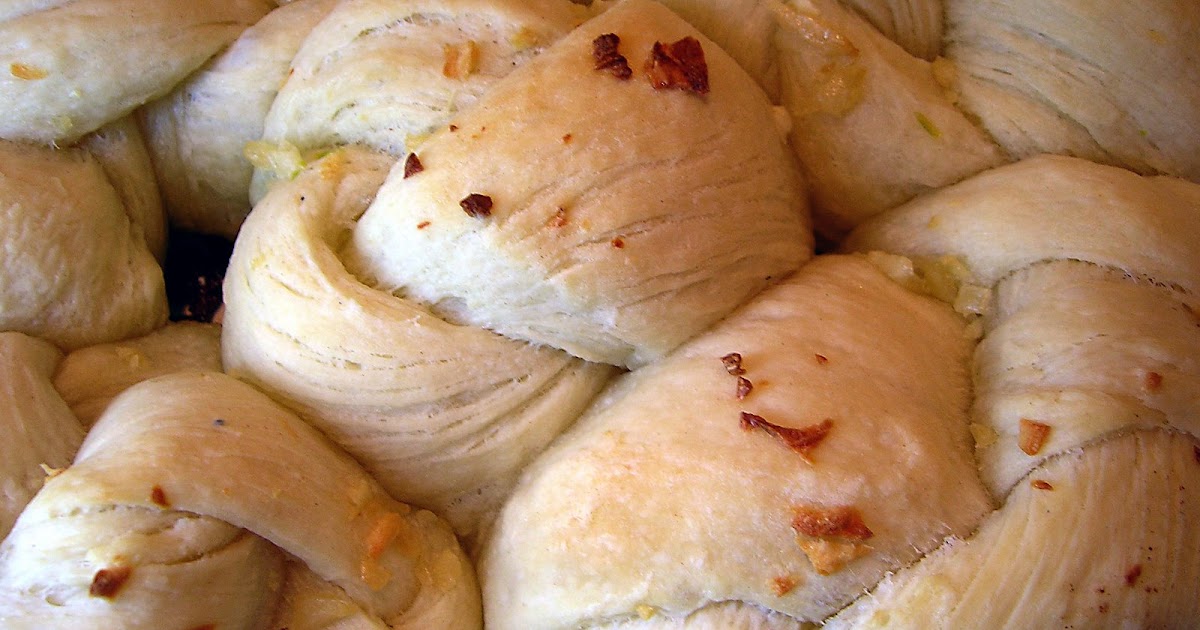 Le Petit Pierogi Garlic Knots