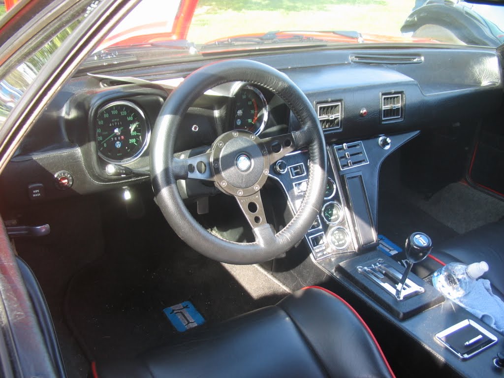 [Detomaso_Pantera_InteriorEuro.JPG]