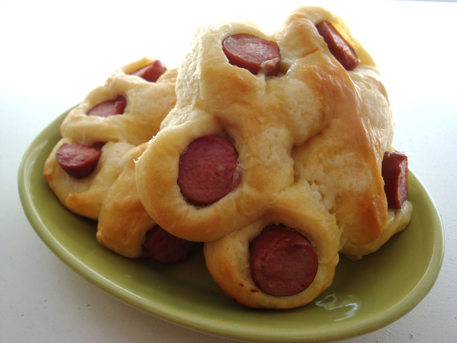 DAILY DOSES OF SUGAR Sweet bun again. Tuna Bun!