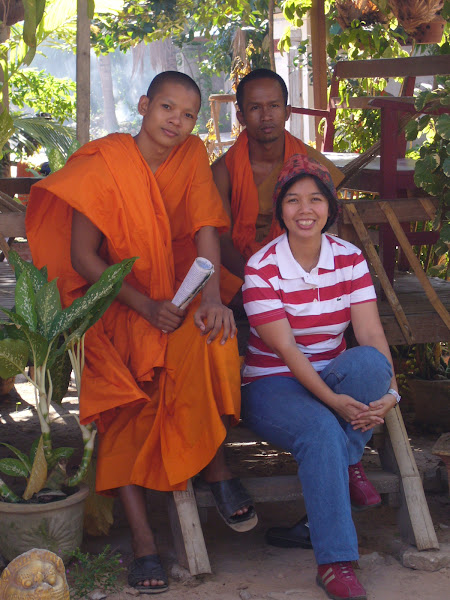 Monks Glimmer in Orange Robes