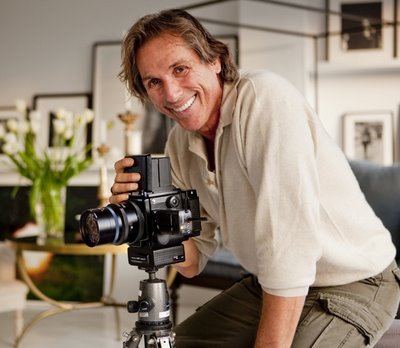 [Vicente_Wolf_camera_smile.jpg]