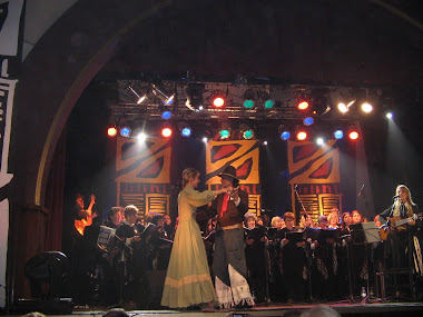 Misa Surera con Lucía Ceresani y  el Coro Plátanos en el Teatro Empire
