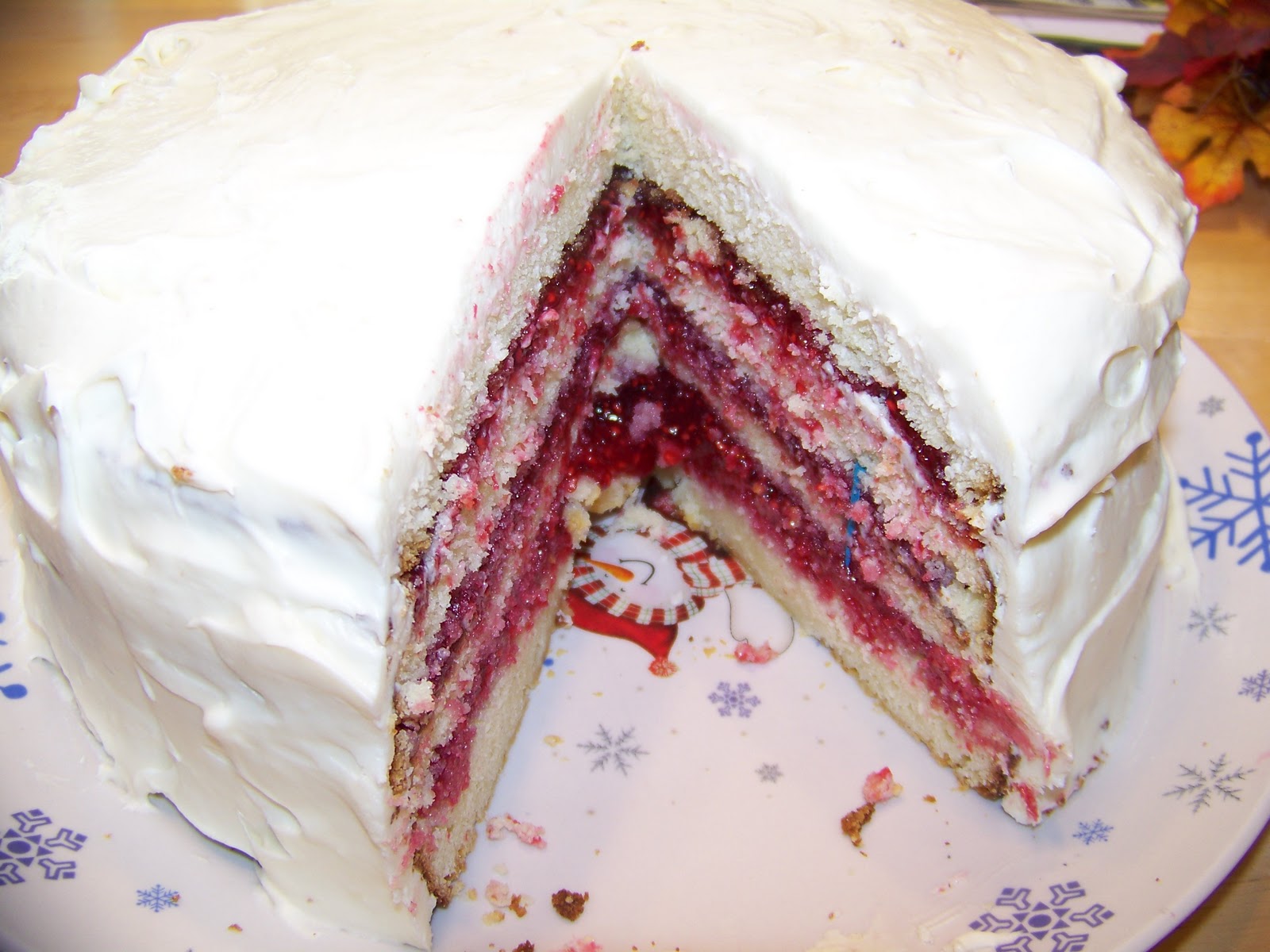 white chocolate cake with raspberry filling mongran