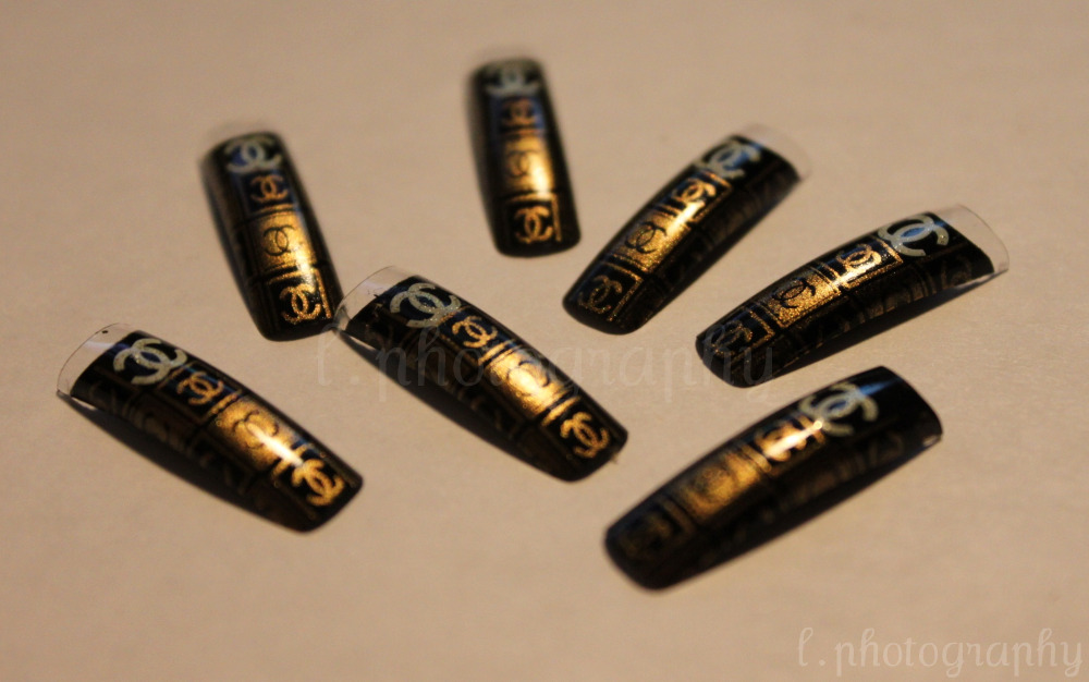 Chanel-Nail-Tips Chanel Nail Tips http://ladylonline.blogspot.com/2010/04/current-tips ...