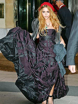 mary kate olsen anorexia. Mary Kate Olsen 2011