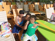 Alexander & Taylor with me at White Waterworld, 14 Dec 2008