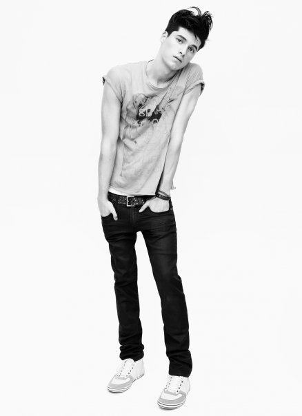 [Zara-TRF-SS-2010-lookbook-04.jpg]