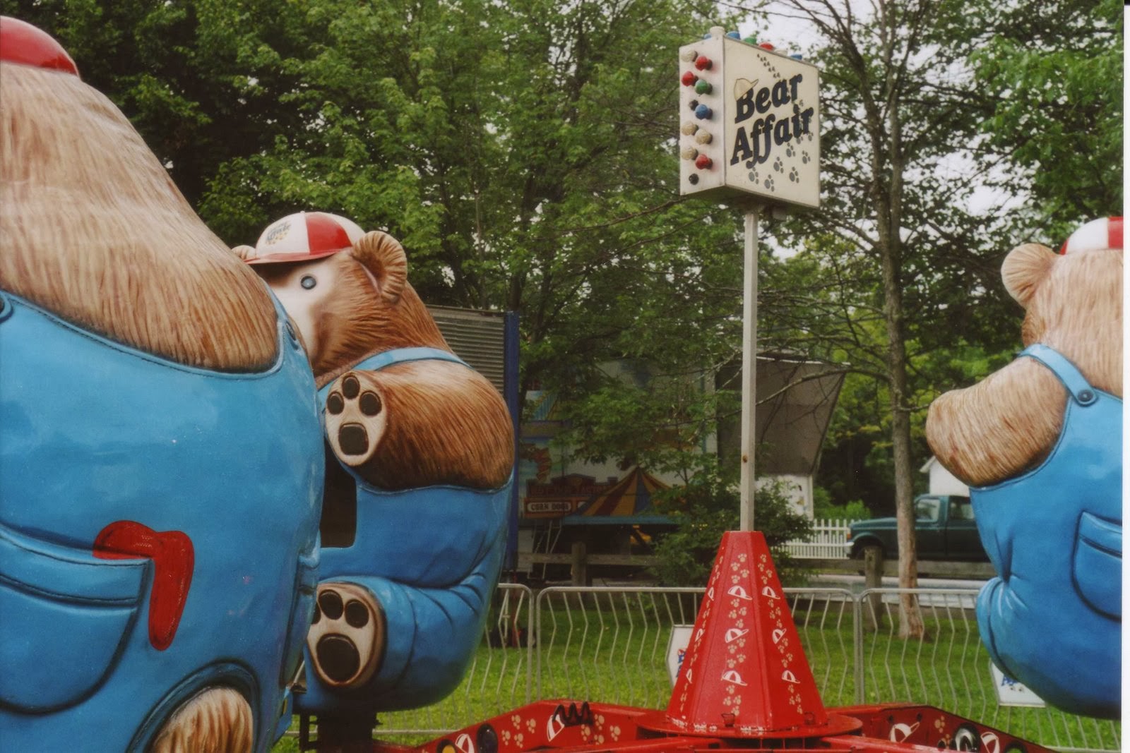 [carnival06.JPG]