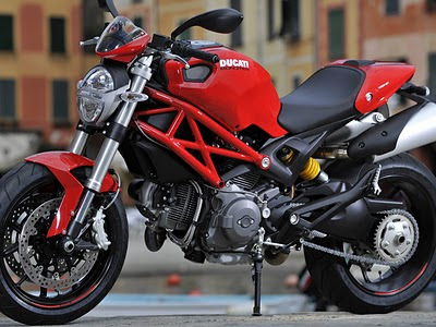 2011-Ducati-Monster-796-Red