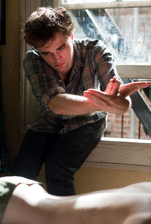 Regards Sur Le Film Remember Me Looking At Remember Me New Remember Me Colour Stills Rob Stills