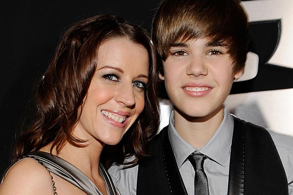 justin drew bieber short hair. Justin Bieber Mother Pattie